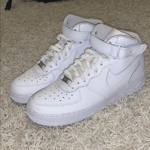 Nike Air Force 1 Mid 07